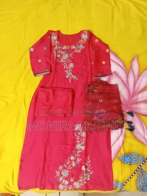 মেয়েদের থ্রি পিস