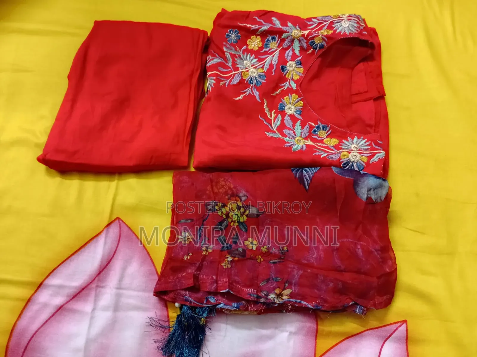 মেয়েদের থ্রি পিস