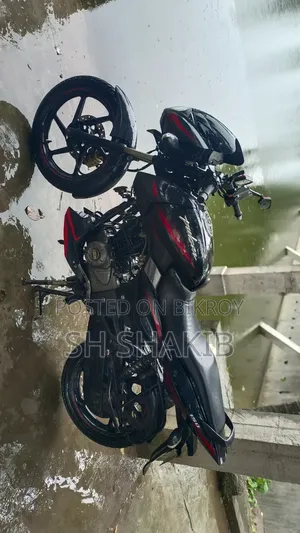 বাজাজ পালসার ১৫০ ২০১৮ ব্ল্যাক