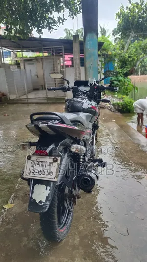 বাজাজ পালসার ১৫০ ২০১৮ ব্ল্যাক