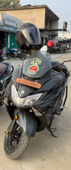 Suzuki Burgman 125 2023 Black