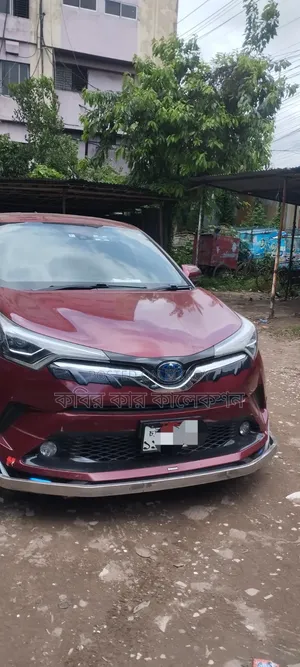 Toyota C-HR 2018 Maroon