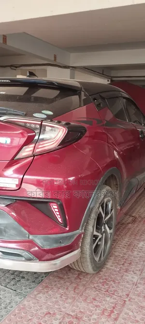 Toyota C-HR 2018 Maroon