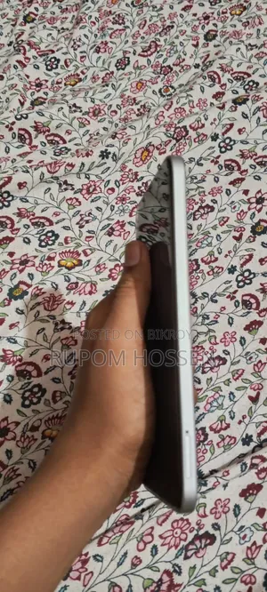 টেকনো স্পার্ক ৪০ প্রো ১২৮ জিবি সিলভার