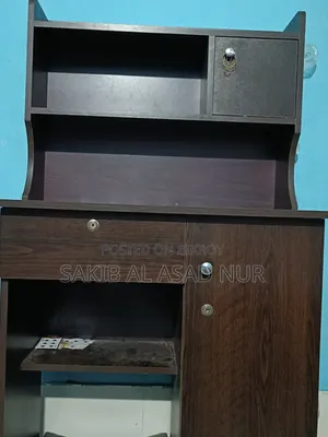 Regal Reading Table