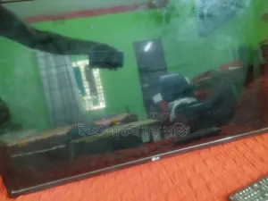 32" Good Condition LG TV