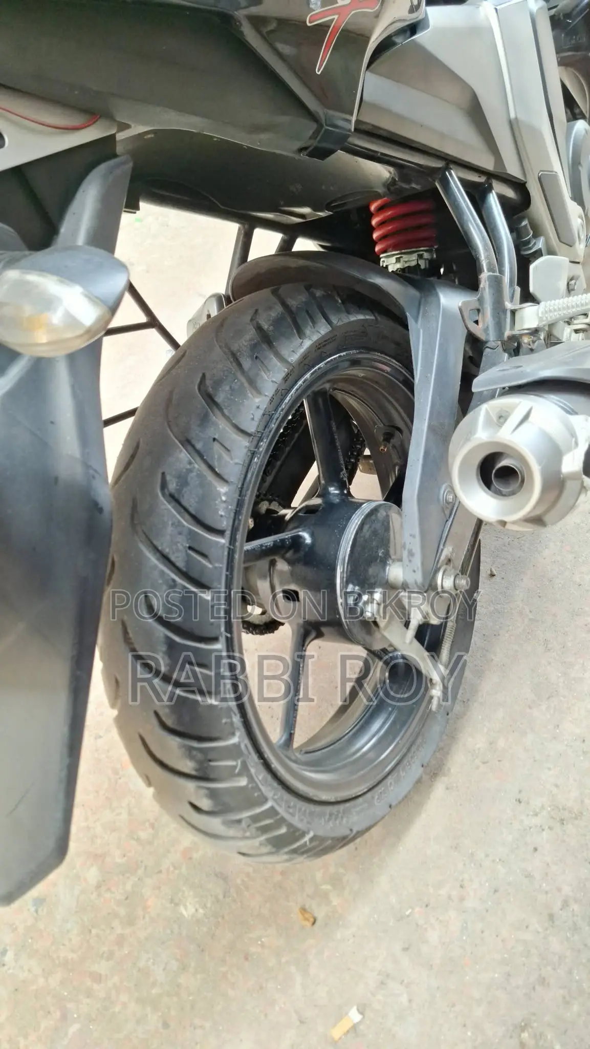 ইয়ামাহা এফজেড ২০১৫ লাল