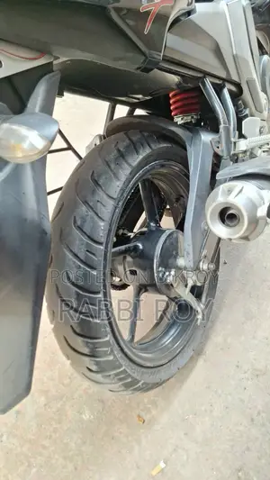 ইয়ামাহা এফজেড ২০১৫ লাল