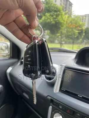 টয়োটা আইএসটি ২০০৪ সিলভার