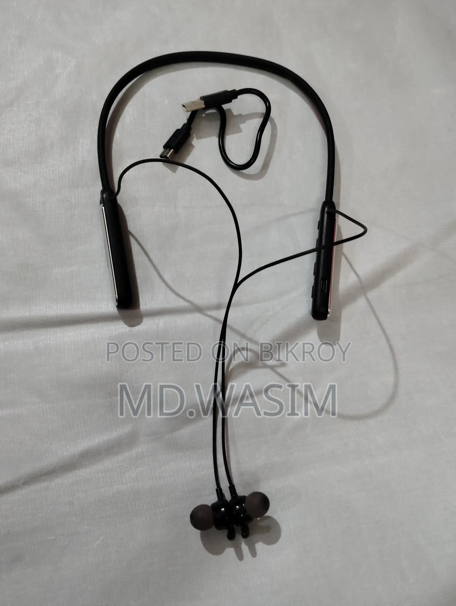 Iconic Bluetooth Earphone
