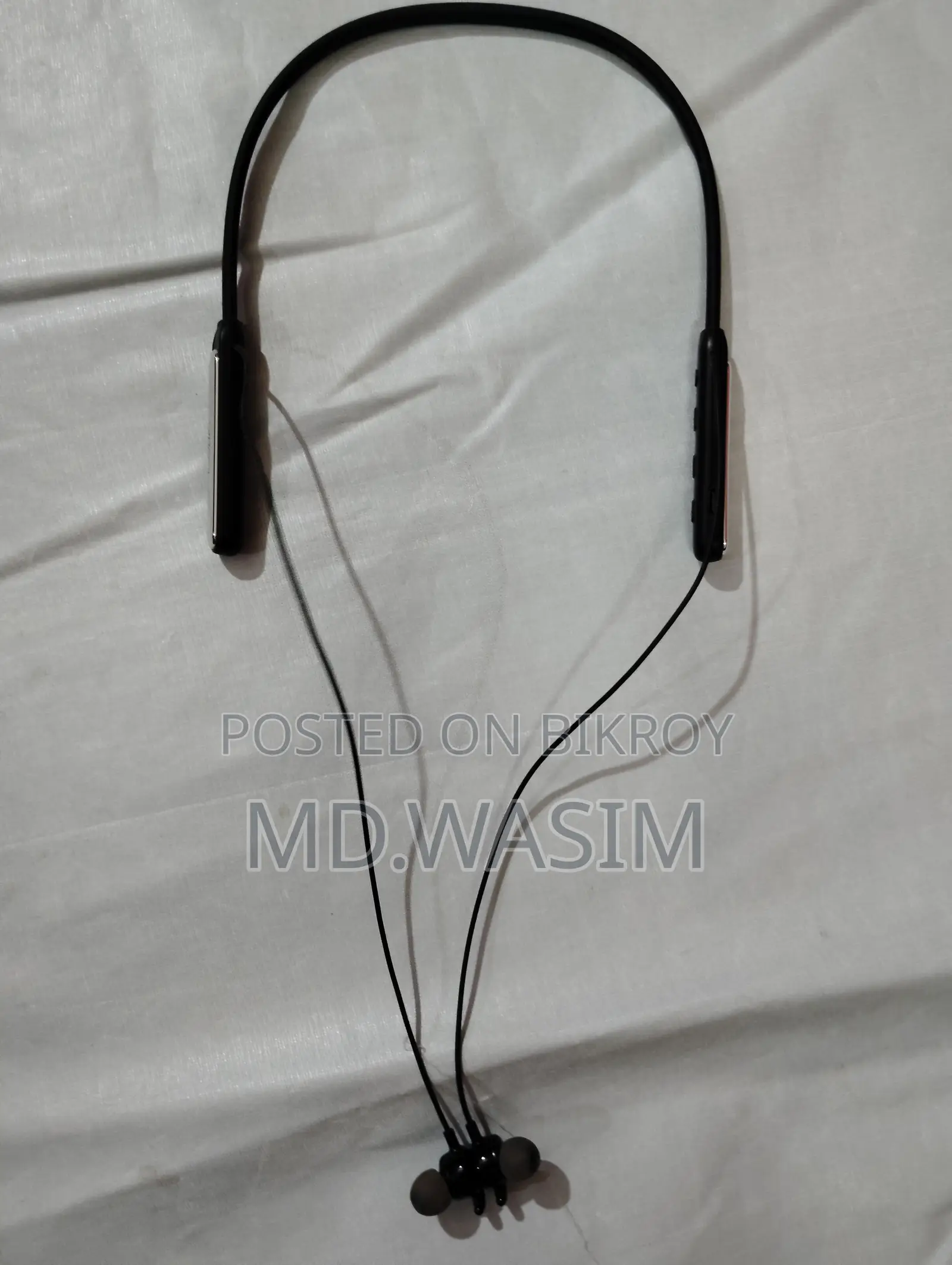 Iconic Bluetooth Earphone
