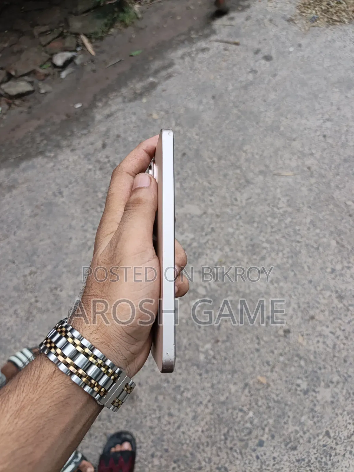 নতুন অনর ৪০০ ৫১২ জিবি