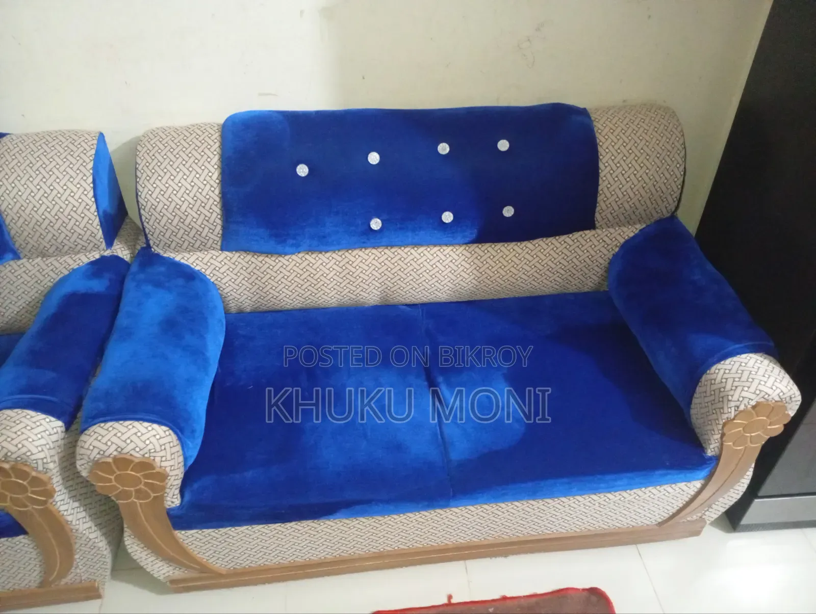 Used sofa, absolutely fresh and new
