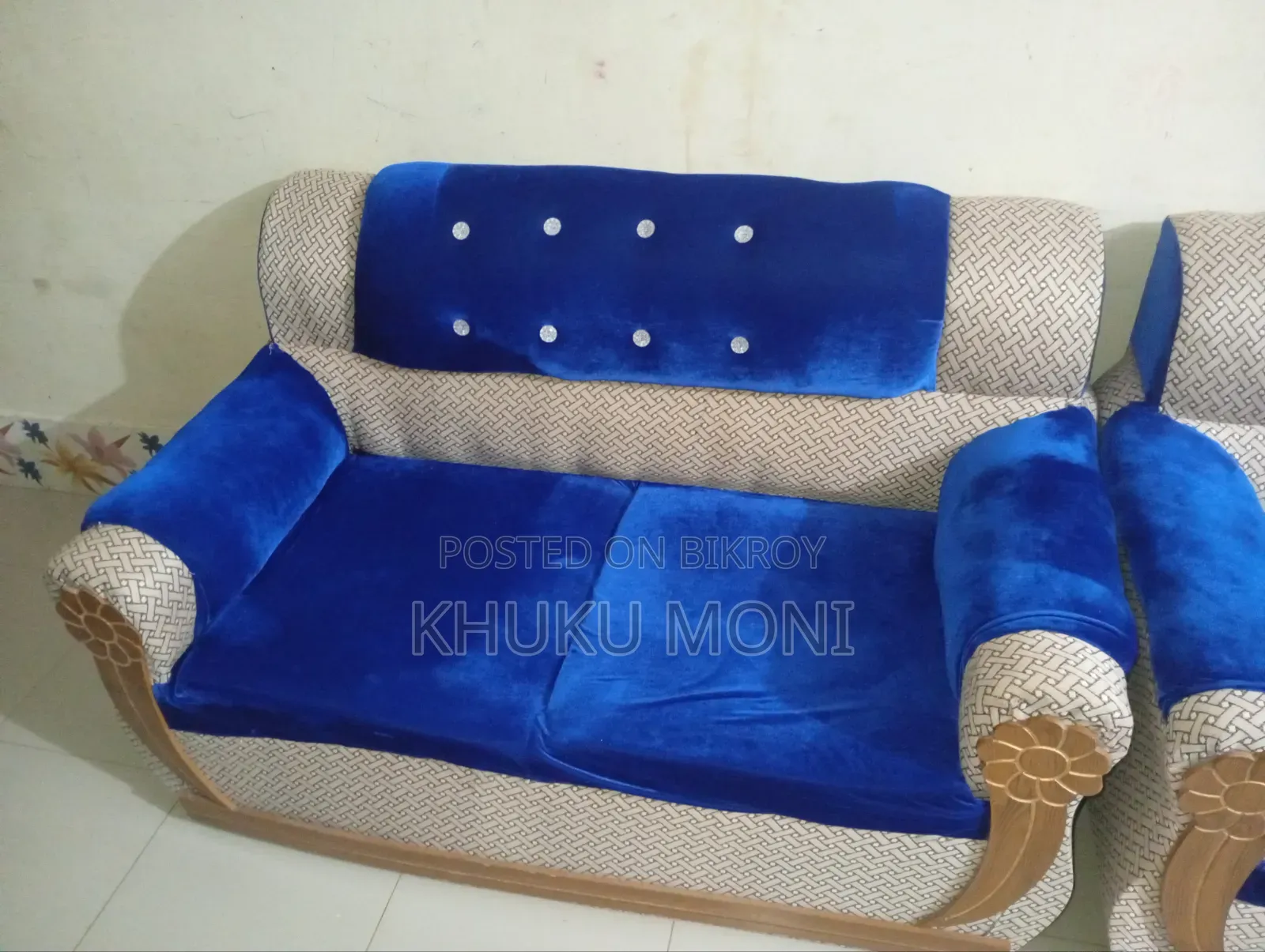 Used sofa, absolutely fresh and new