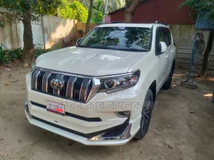 টয়োটা ল্যান্ড ক্রুজার প্রাডো ২০১৭ পার্ল