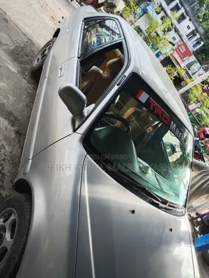 টয়োটা করোল্লা ১৯৯৬ সিলভার
