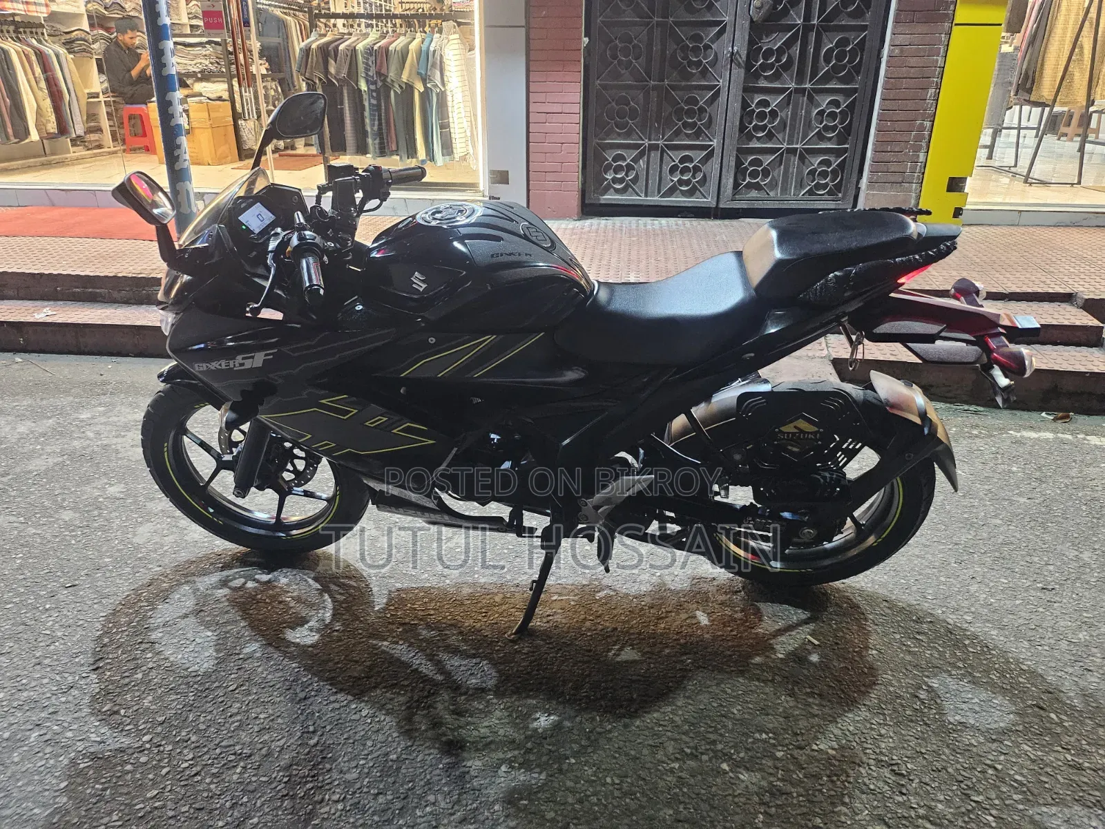 সুজুকি জিক্সার এসএফ ২০২৫ ব্ল্যাক