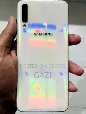 স্যামসাং গ্যালাক্সি এ৭০ ১২৮ জিবি হোয়াইট