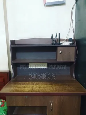 পড়ার টেবিল বিক্রি হবে