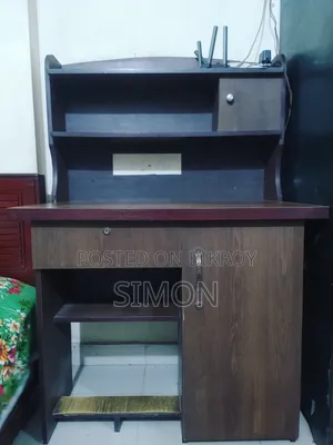পড়ার টেবিল বিক্রি হবে