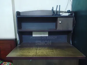 পড়ার টেবিল বিক্রি হবে