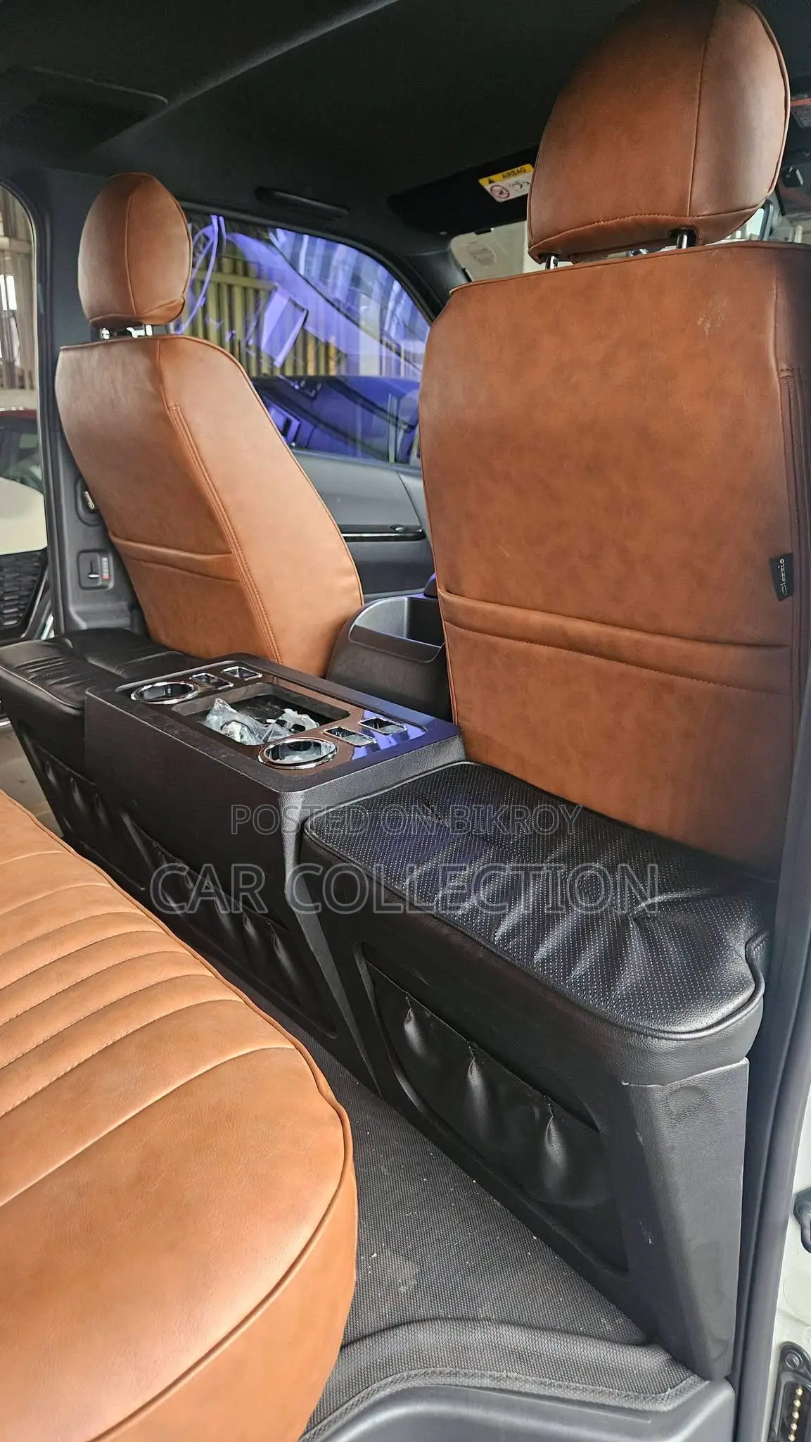 Toyota HiAce 2022 White