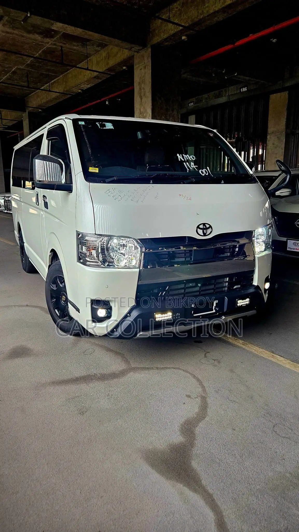 Toyota HiAce 2022 White