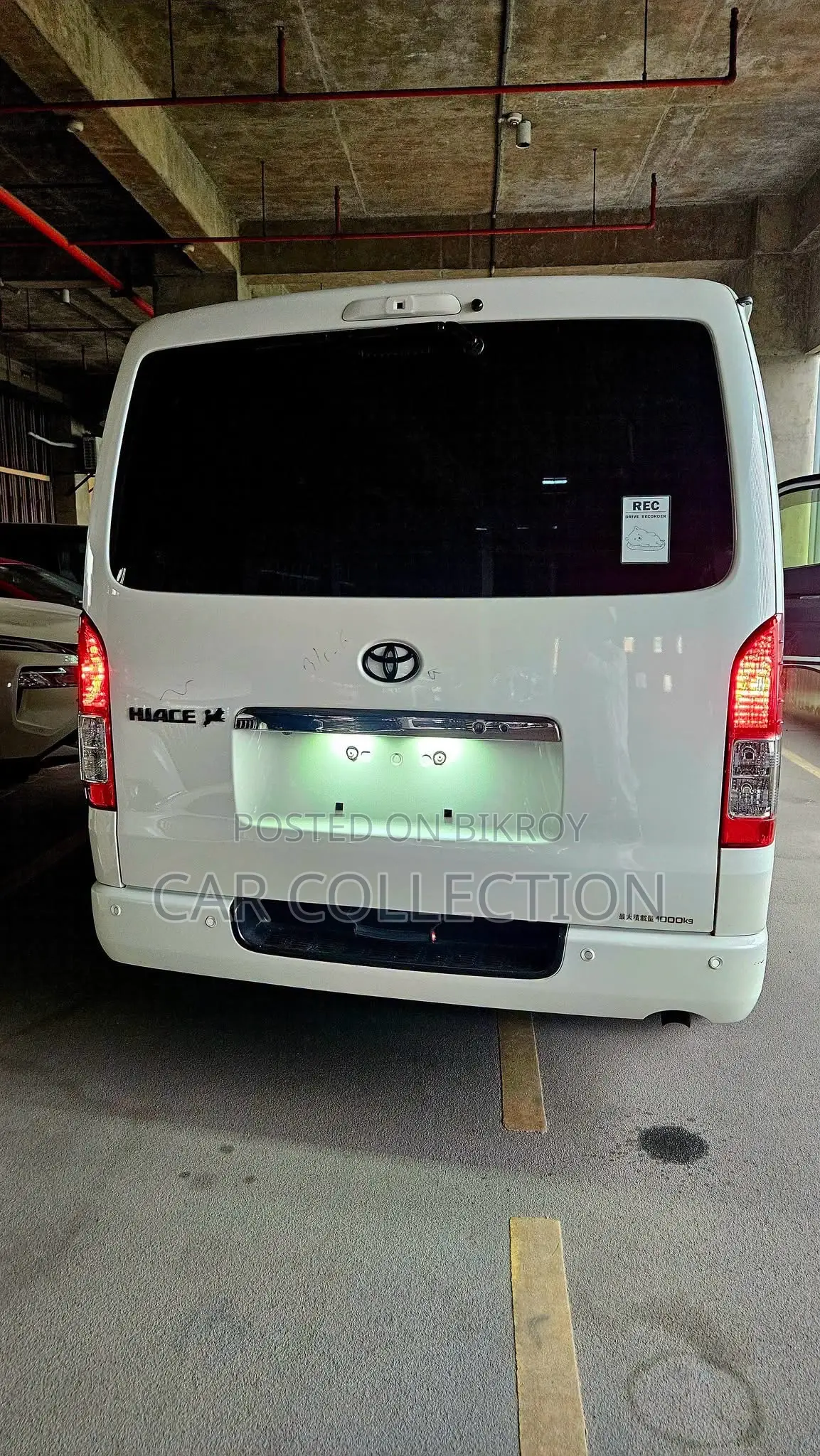Toyota HiAce 2022 White