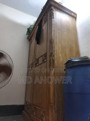সেগুন কাঠের আলমারি