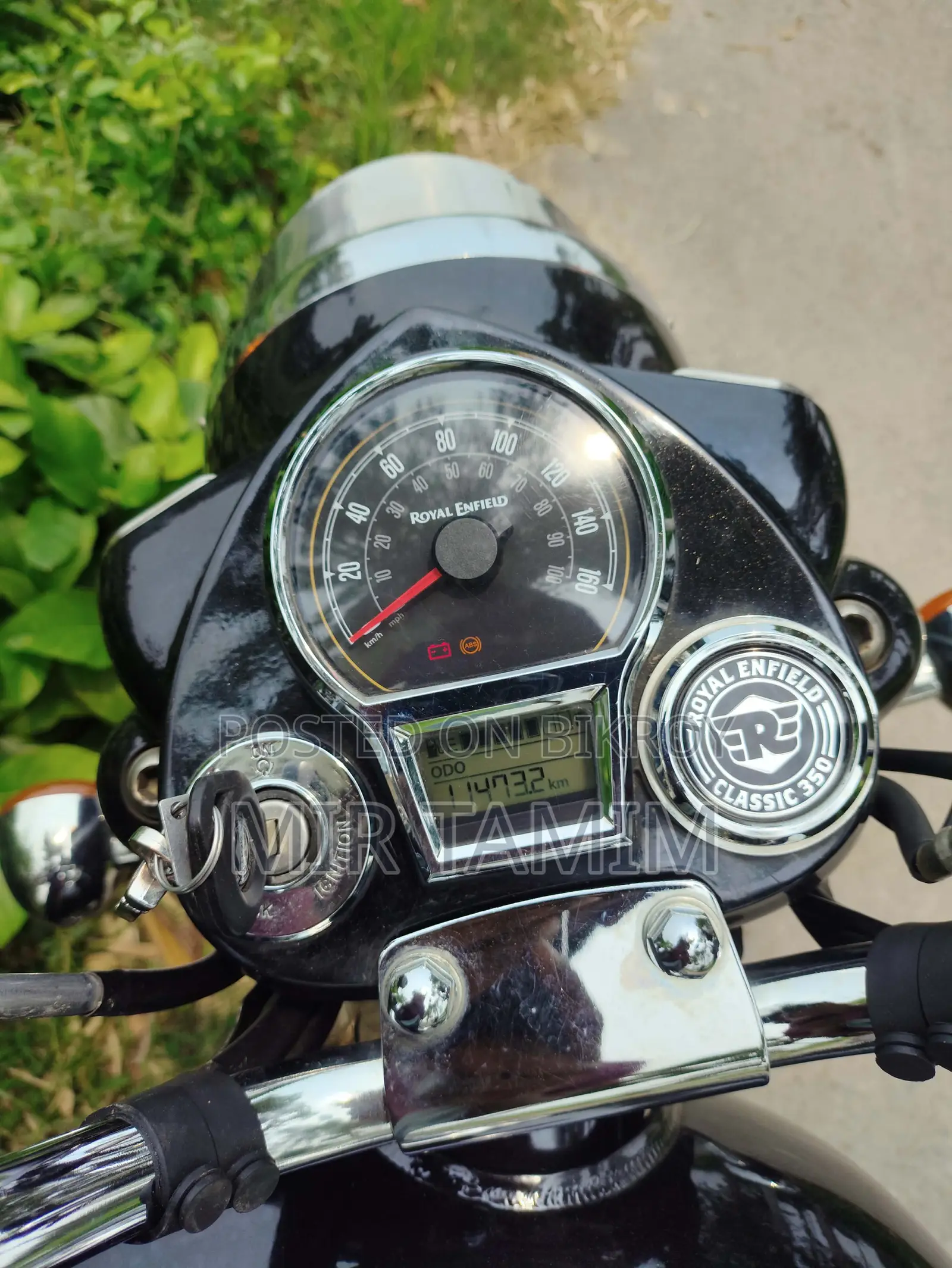 রয়েল এনফিল্ড ক্লাসিক ৩৫০ ২০২৫ ব্ল্যাক
