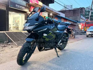 সুজুকি জিক্সার এসএফ ২০২৪ ব্ল্যাক