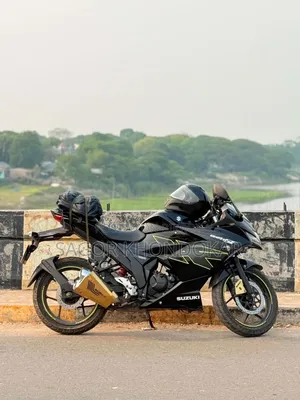সুজুকি জিক্সার এসএফ ২০২৪ ব্ল্যাক
