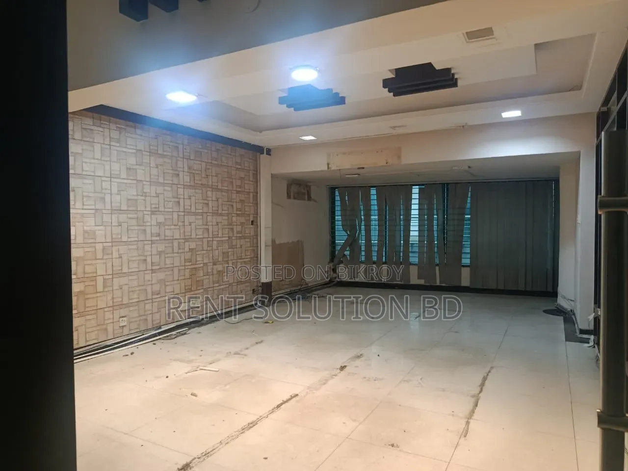 রেস্তোরাঁ বা শোওয়ারুমের জন্য ভাড়ার উদ্দেশ্যে স্বতন্ত্র বাড়ি