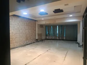 রেস্তোরাঁ বা শোওয়ারুমের জন্য ভাড়ার উদ্দেশ্যে স্বতন্ত্র বাড়ি