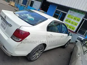 Toyota Axio 1.5 X Two-Wheel Drive 2012 Pearl