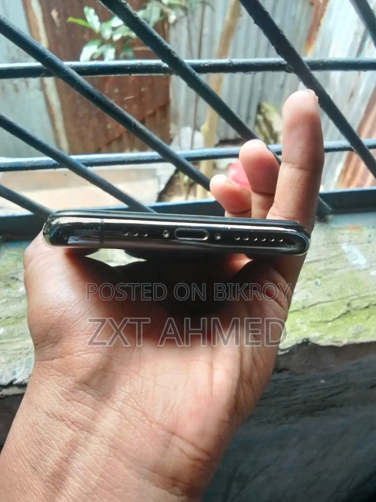 অ্যাপল আইফোন এক্সএস ২৫৬ জিবি ব্ল্যাক