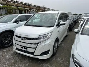 টয়োটা নোয়া ২০২১ পার্ল