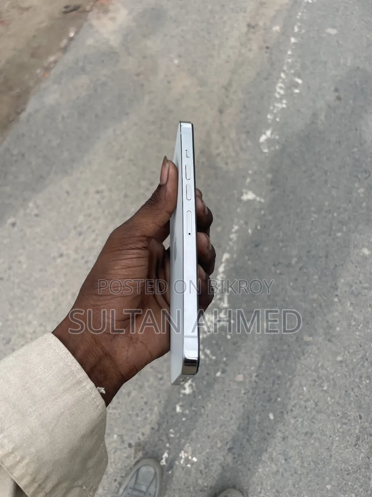 অ্যাপল আইফোন ১৩ প্রো ম্যাক্স ১২৮ জিবি হোয়াইট