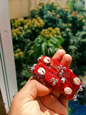 লাল রঙের এই সুন্দর চুড়িতে থাকুক আপনার প্রতিটি দিনের সৌন্দর্য।