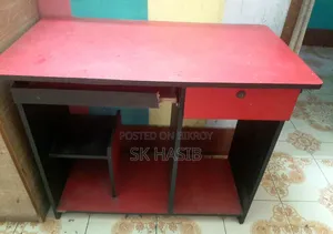 কম্পিউটার টেবিল