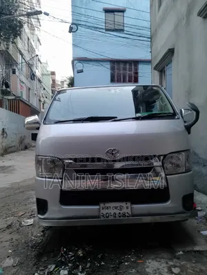 Toyota HiAce 2017 Silver