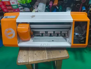 মোবাইল স্টিকার কাটিং মেশিন