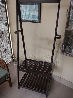 ক্লোথ হ্যাঙ্গার