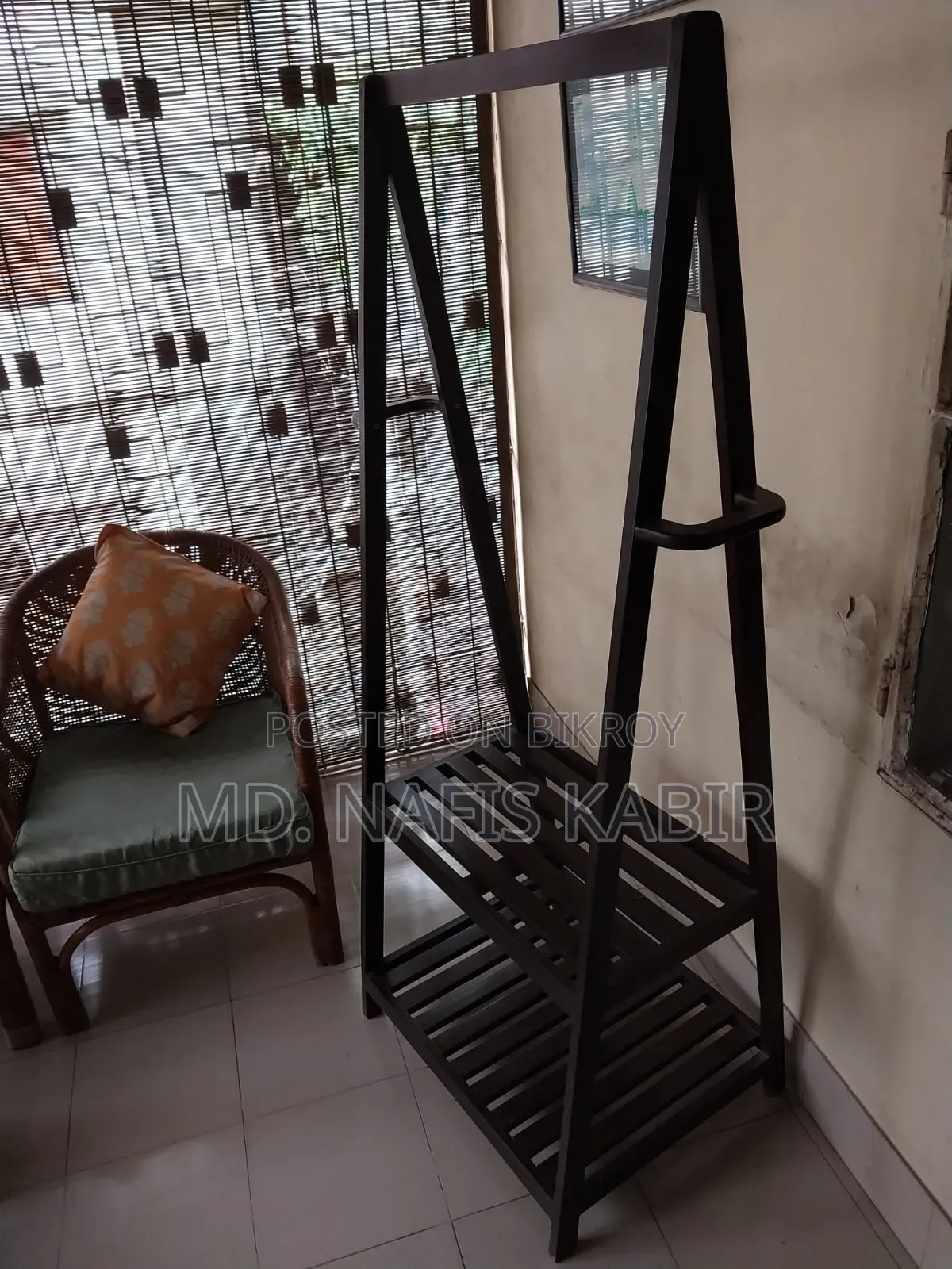 ক্লোথ হ্যাঙ্গার