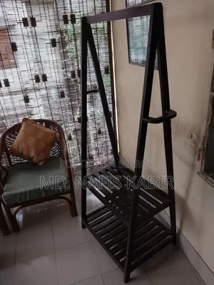 ক্লোথ হ্যাঙ্গার