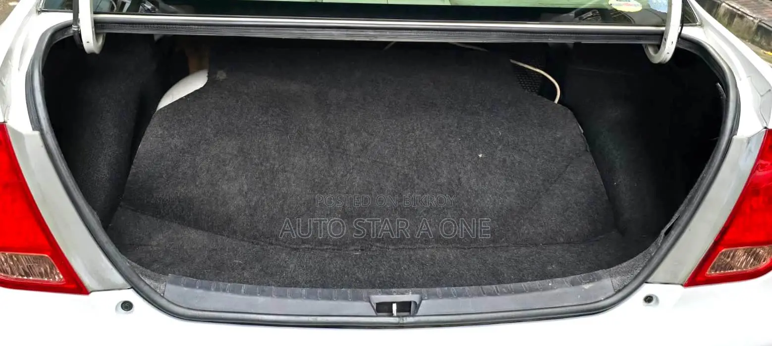 Toyota Axio 1.5 G FWD 2006 White