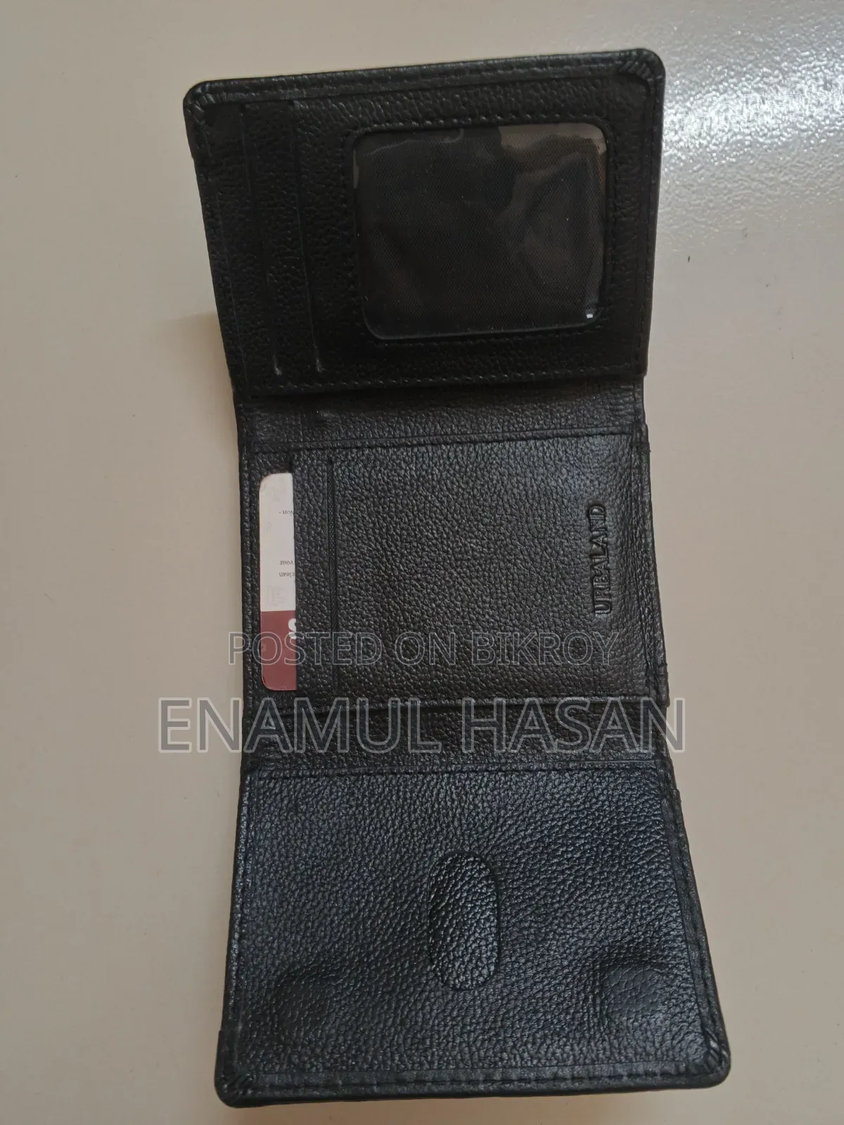 I want to sell a wallet.