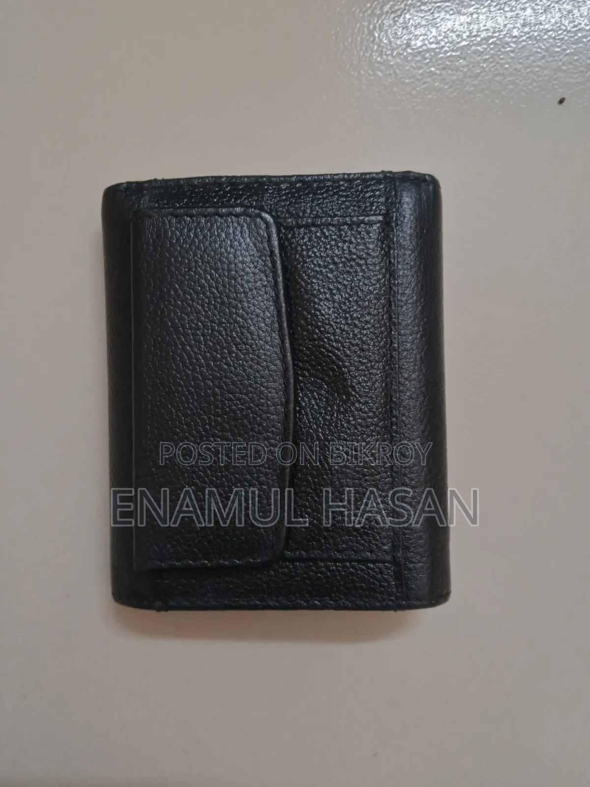 I want to sell a wallet.