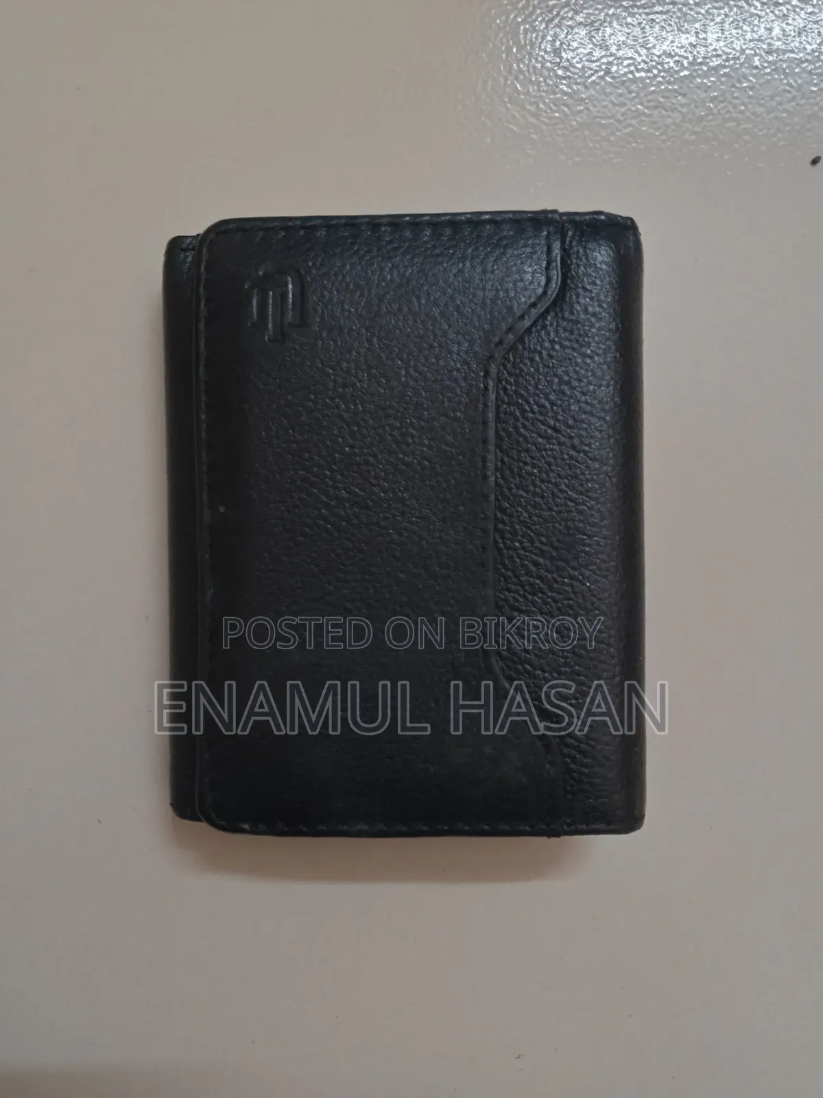 I want to sell a wallet.