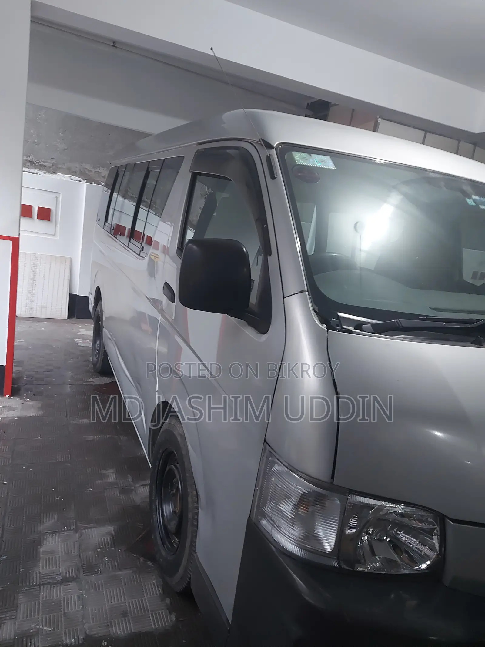 Toyota HiAce 2005 Silver